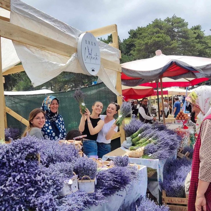 Mihalıççıklı ailenin lavanta ürünleri yoğun talep görüyor