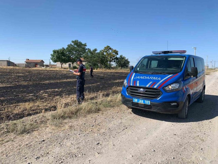 Anız yakan çiftçiye jandarma baskını