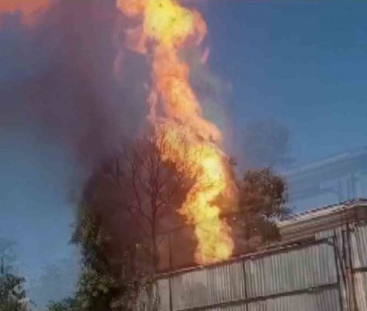 Önce alev alev yandı, sonra bomba gibi patladı