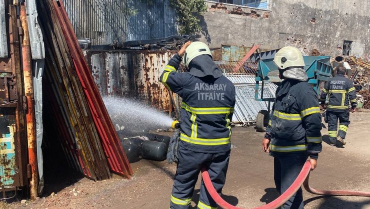 Önce alev alev yandı, sonra bomba gibi patladı