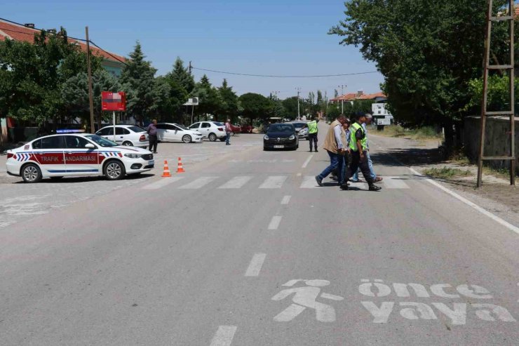 Aksaray jandarmadan “Yaya Önceliği” uygulaması