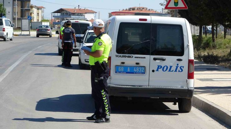 Aksaray’da asayiş ve trafik uygulamaları gündüz de devam ediyor