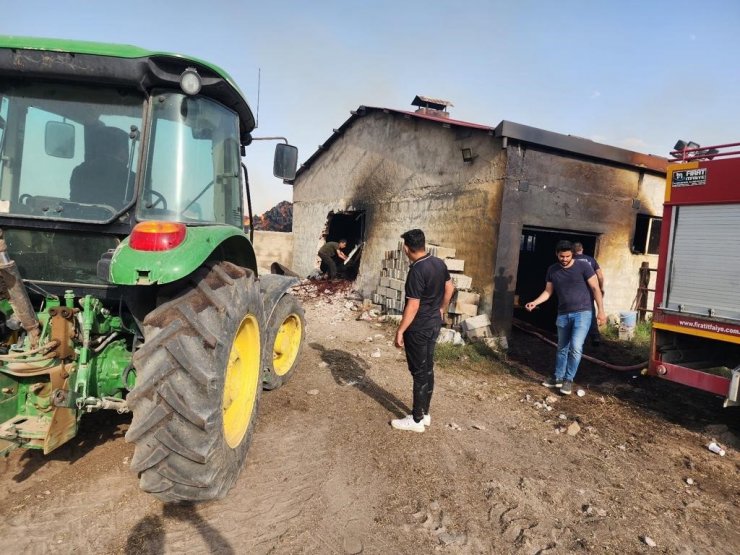 Konya’da samanlık ve ahır yangınında büyükbaş hayvanlar telef oldu