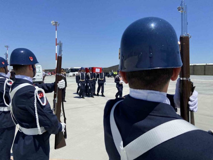 Afyonkarahisar’da şehit olan Jandarma Astsubay Tatlı memleketine gönderildi