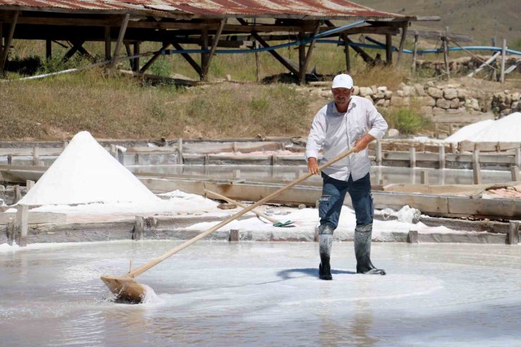 Yağmur yağışları tuz hasadının düşüşüne neden oldu