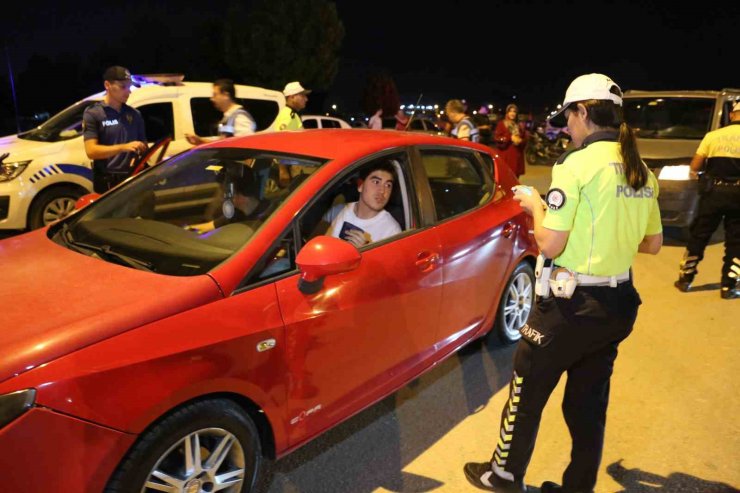 Konya’da şok uygulama: 180 polis ile 800 kişi kontrol edildi