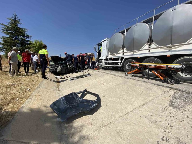 Cenaze dönüş yolunda kaza: 1 ölü, 3 yaralı