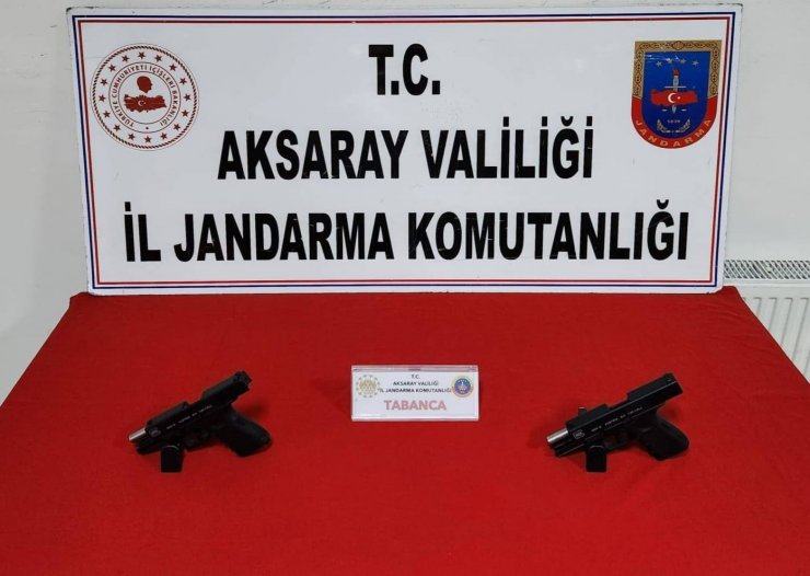 Havaya ateş açan şüpheli 2 tabancayla suçüstü yakalandı