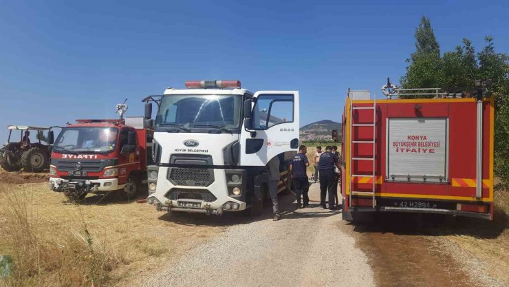 Konya’da arpa ekili tarladaki yangında badem ağaçları zarar gördü