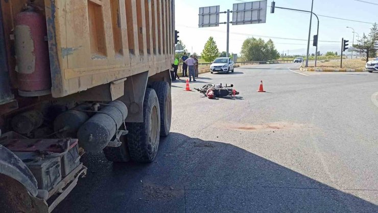 Konya’da kamyon ile motosiklet çarpıştı: 2 yaralı