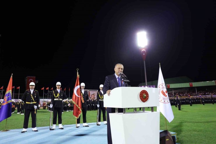 Cumhurbaşkanı Erdoğan: “Teröristler Türk adaletine teslim olacaklar ya da devletimizin demir yumruğuyla yüzleşeceklerdir.”