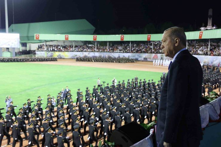 Cumhurbaşkanı Erdoğan: “Teröristler Türk adaletine teslim olacaklar ya da devletimizin demir yumruğuyla yüzleşeceklerdir.”