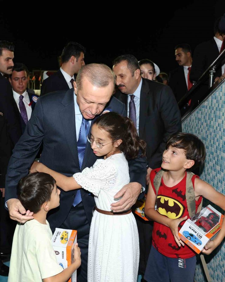 Cumhurbaşkanı Erdoğan: “Teröristler Türk adaletine teslim olacaklar ya da devletimizin demir yumruğuyla yüzleşeceklerdir.”