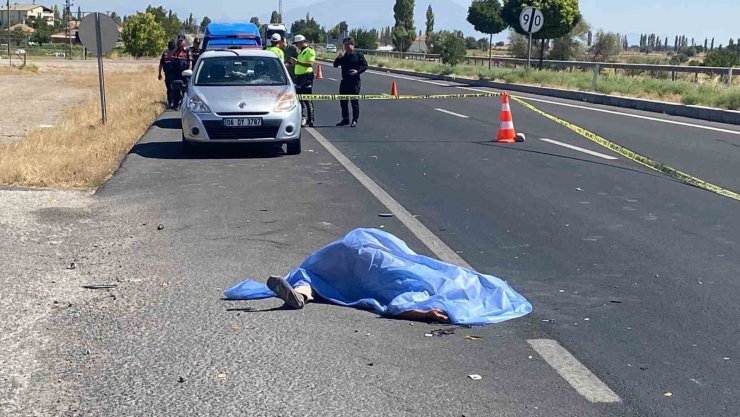 Arızalanan aracını emniyet şeridine çeken sürücü canından oldu