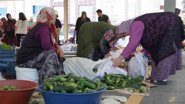 Keçiören köylü pazarında aracısız alışveriş