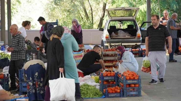 Keçiören köylü pazarında aracısız alışveriş