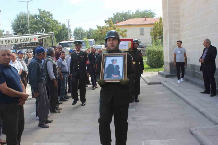 Vefat eden Kore gazisi törenle son yolculuğuna uğurlandı