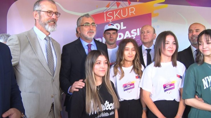 Bakan Işıkhan, İŞKUR Yol Arkadaşım Kampanyası Uğurlama Töreni’ne katıldı