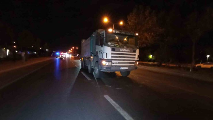 Motosiklet beton mikserine arkadan çarptı: 1 ölü, 1 yaralı