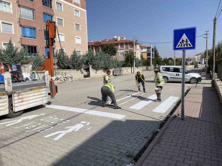 Kulu’da okul bölgesindeki yaya geçitleri yenilendi