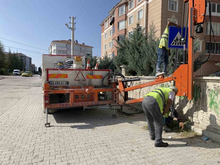 Kulu’da okul bölgesindeki yaya geçitleri yenilendi