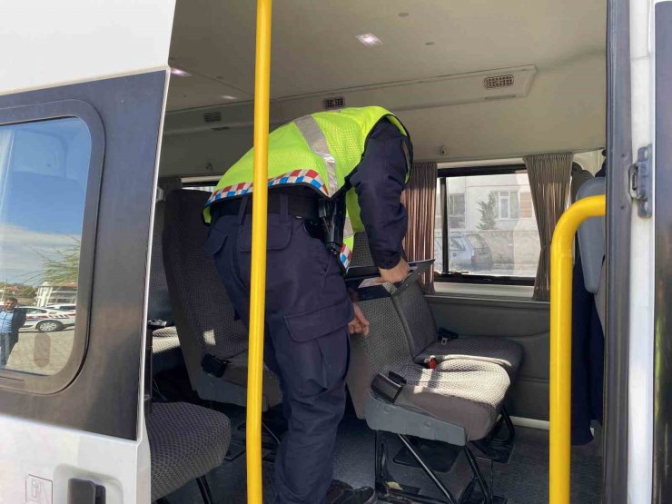 Kulu’da öğrenci taşımacılığı yapan servis araçları denetlendi