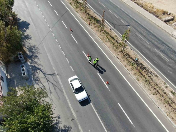 Aksaray’da polis trafiği helikopterle havadan denetledi