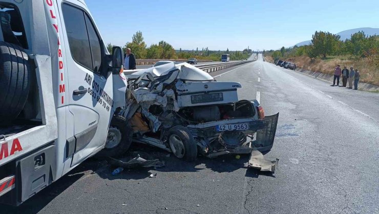 Konya’da araba yüklü kurtarıcı otomobile arkadan çarptı: 1 ölü, 1 yaralı