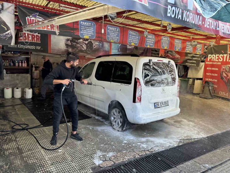 Yaklaşan kış oto yıkama esnafını tedirgin ediyor