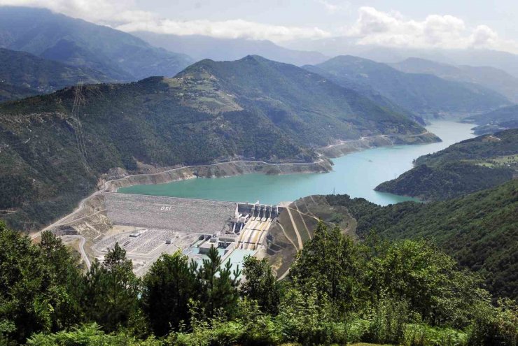 Bakan Yumaklı: “Çoruh’un 4 gerdanlığı ülke ekonomisine bugüne kadar toplam yaklaşık 117 milyar lira katkı sağladı”