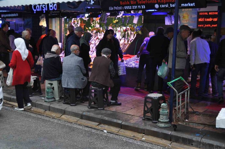 Denizlerdeki fırtına etiketlere yansıdı