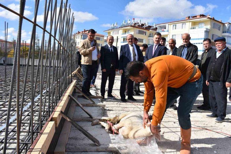 Karapınar’da hayırseverlerin katkılarıyla yaptırılan sağlık ocağının temeli atıldı