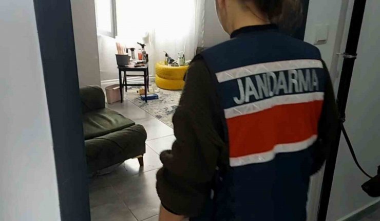 Jandarmanın uyuşturucu operasyonunda 1’i kadın 2 kişi tutuklandı