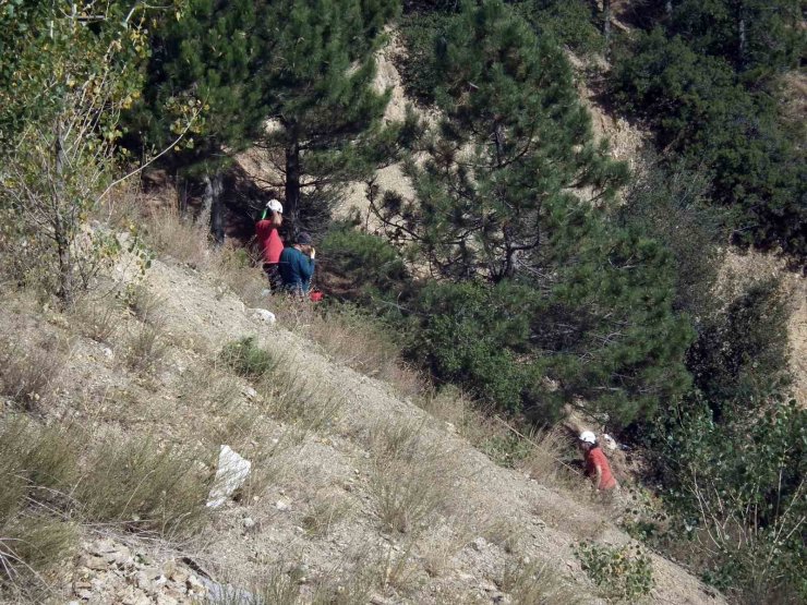 Öldürdüğü karısının cesedini attığı yeri gösterdi