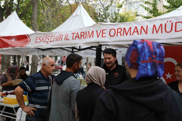 Eskişehir’de kadın çiftçiler ürünlerini sergiledi