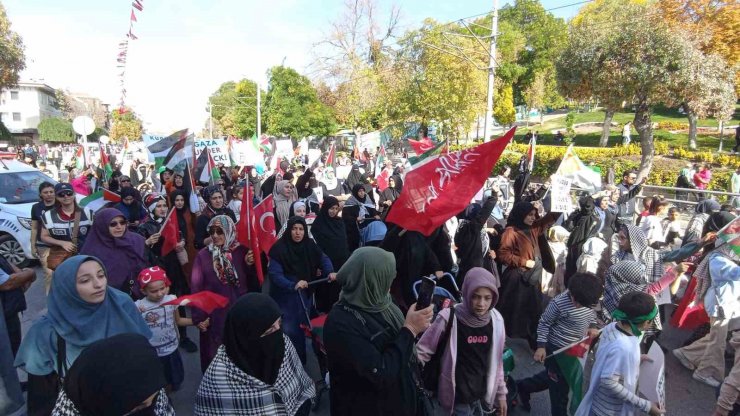 Konya’da anneler, Gazze’de öldürülen çocuklar için yürüdü