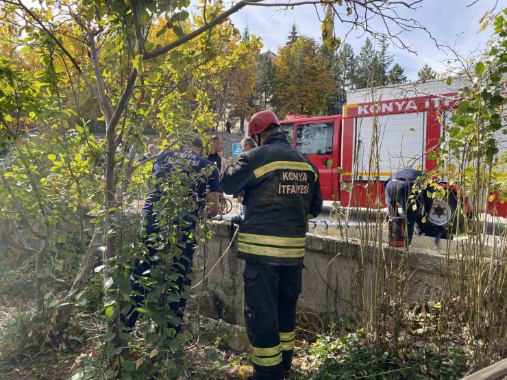 İtfaiyeden kuyudan koyun kurtarma operasyonu