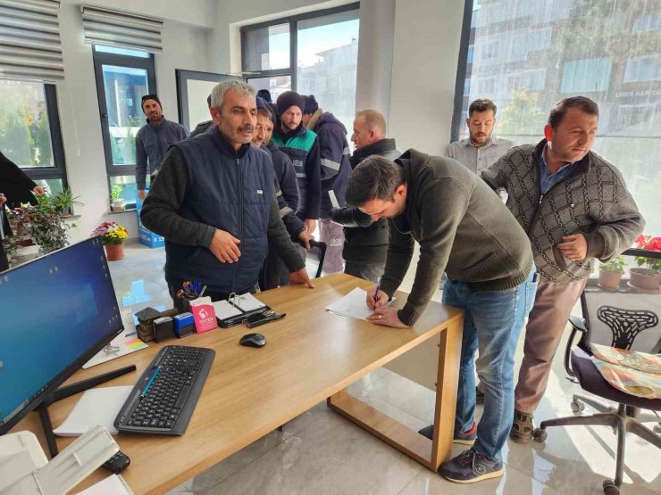 Niğde Belediyesi Personellerin Maaş Kartını Troy’a Taşıdı