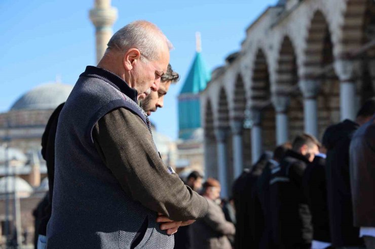 Konya’da cuma namazı sonrası Filistin için dua edildi