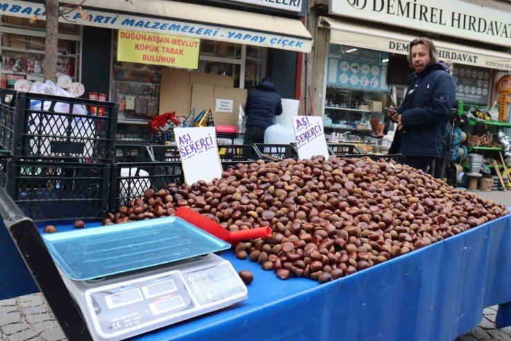 Kış aylarının vazgeçilmezi kestane pazarda yerini aldı