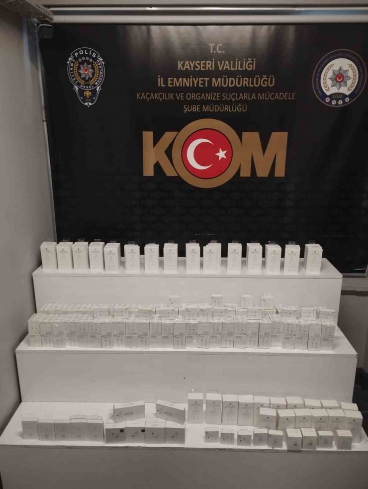 Kayseri’de kaçakçılık operasyonu: 80 bin dal doldurulmuş makaron ele geçirildi, 4 gözaltı