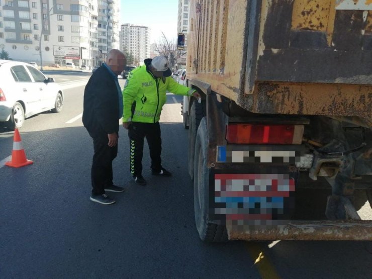 Niğde’de kış lastiği denetimlerinde 76 araca para cezası kesildi