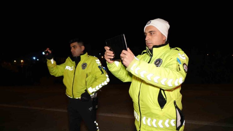 Kaza yapan sürücü otomobilini terk ederek kayıplara karıştı