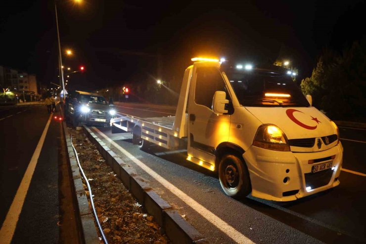 Kaza yapan sürücü aracı bırakıp kaçtı