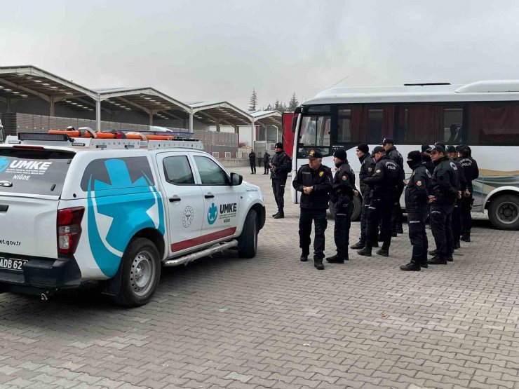 Niğde Gazozu fabrikasında temizlemek için girdikleri su kazanı sonları oldu