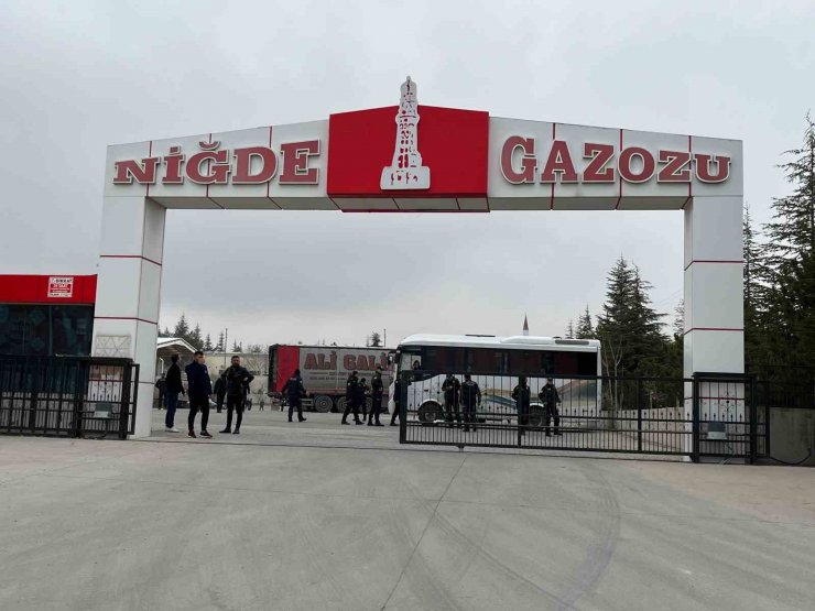 Niğde Gazozu fabrikasında temizlemek için girdikleri su kazanı sonları oldu