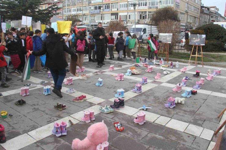 Konya’da öğrenciler akran zorbalığına dikkat çekmek için yürüdü