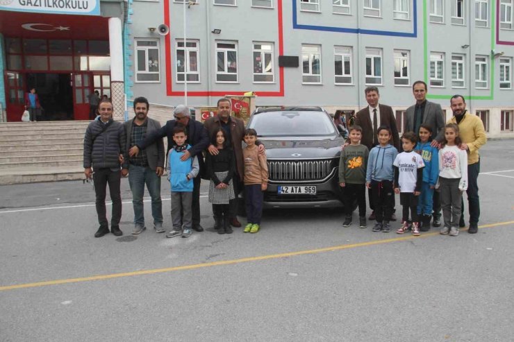 Konya’da Yerli Malı Haftasında okula TOGG getirdiler