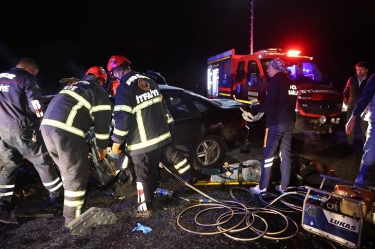 Nevşehir’de iki otomobil kafa kafaya çarpıştı:2 ölü, 3 ağır yaralı