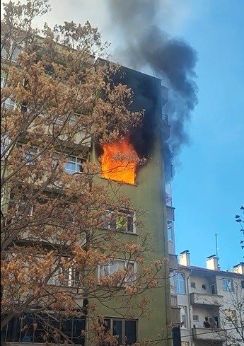 Konya’da 5. kattaki dairede çıkan yangın korkuttu